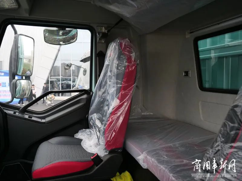 黄牌解放卡车,黄牌解放j6平板车