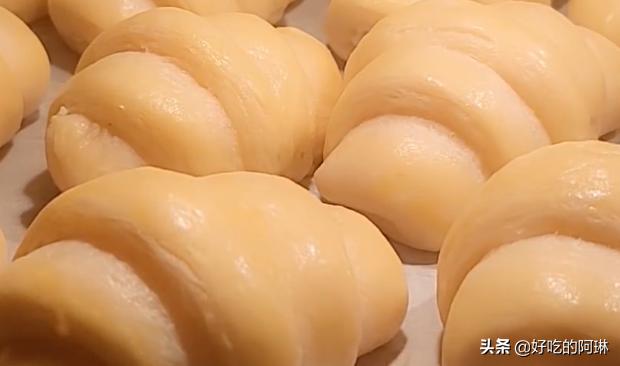 羊角面包的烘烤方法,羊角面包的正确方法和步骤