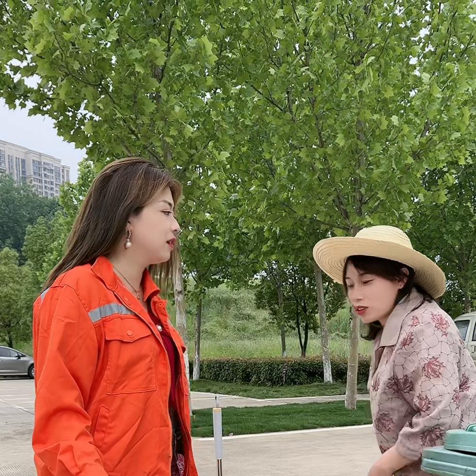 面料柔软舒适女内裤亲肤透气,面料柔软舒适内衣