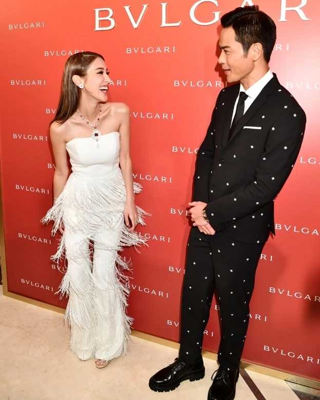 男表女戴的主打表款,男表女戴爱彼