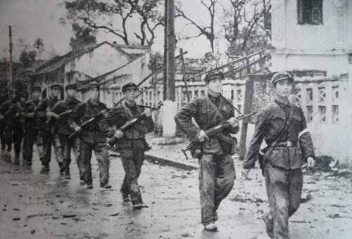 中国部队都装备过哪些冲锋枪,解放军部队装备的冲锋枪