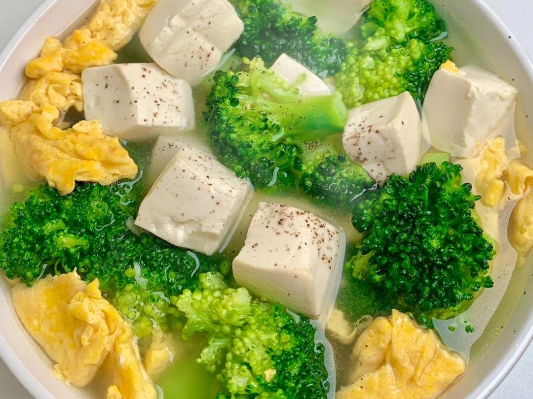 早上是养肝黄金期多吃六种蔬菜,春天养肝食物蔬菜水果有哪些