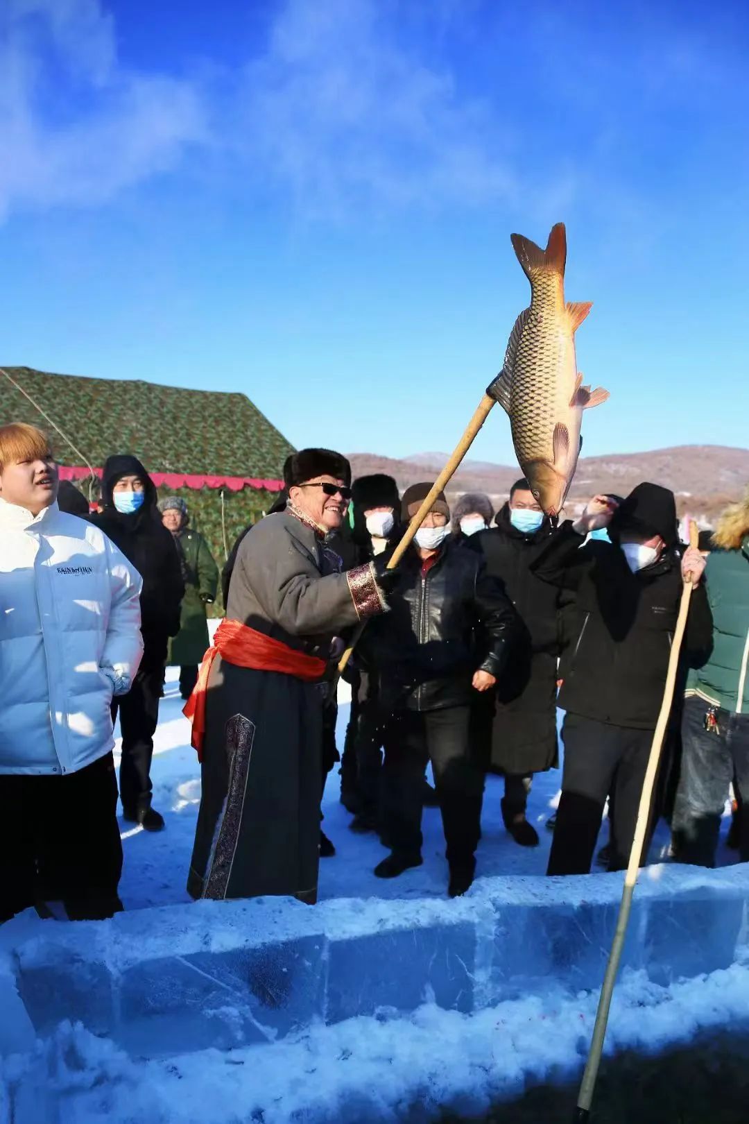 达斡尔打冰火球,呼伦贝尔达斡尔冰钓节