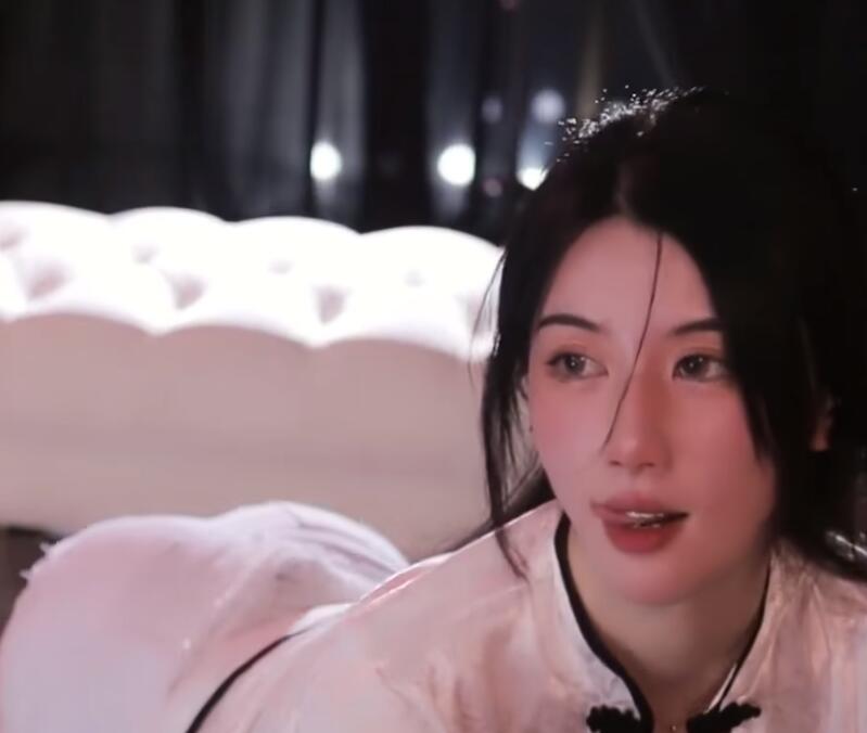 500只能买一张照片？斗鱼舞蹈一姐公开叫卖自己