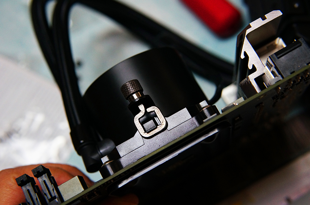 鑫谷昆仑御风幻影黑机箱,鑫谷昆仑御风机箱分体式水冷