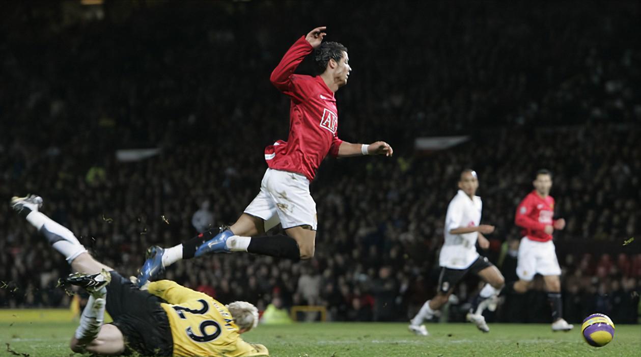 鲁尼回应c罗咋回事,鲁尼吐槽c罗跳水啥意思