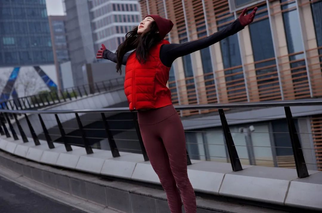 瑜伽裤一年收入,一条瑜伽裤一年总营业额45亿