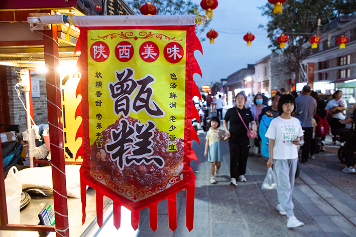 豫北老街体验市民夜生活，青年人摆地摊烟火气息浓，千年古城火了