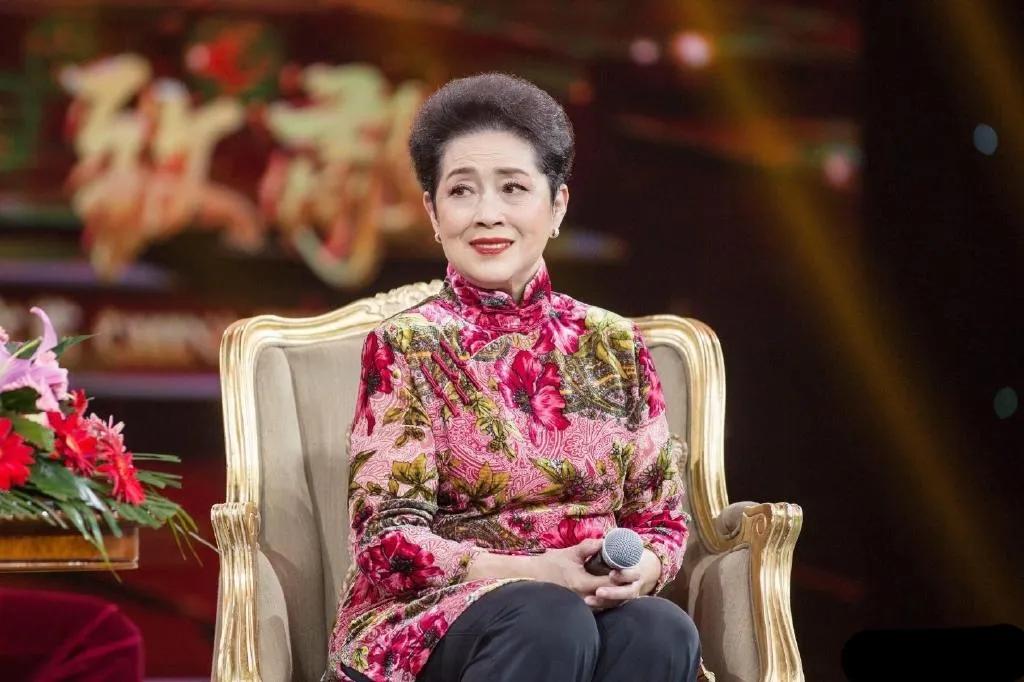 刘三姐黄婉秋病逝不到一年,刘三姐黄婉秋病逝