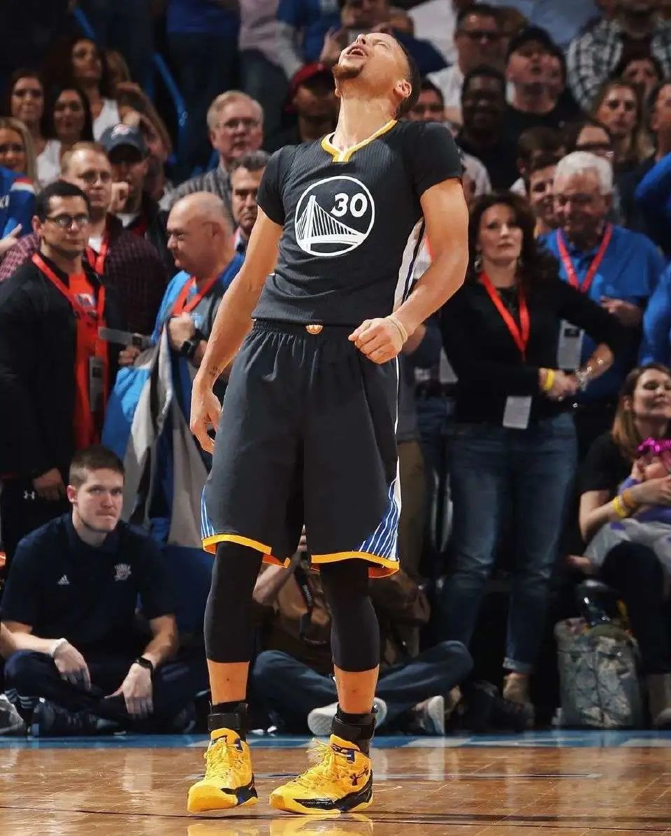 库里系列带flow最耐磨的球鞋,盘点库里各代篮球鞋