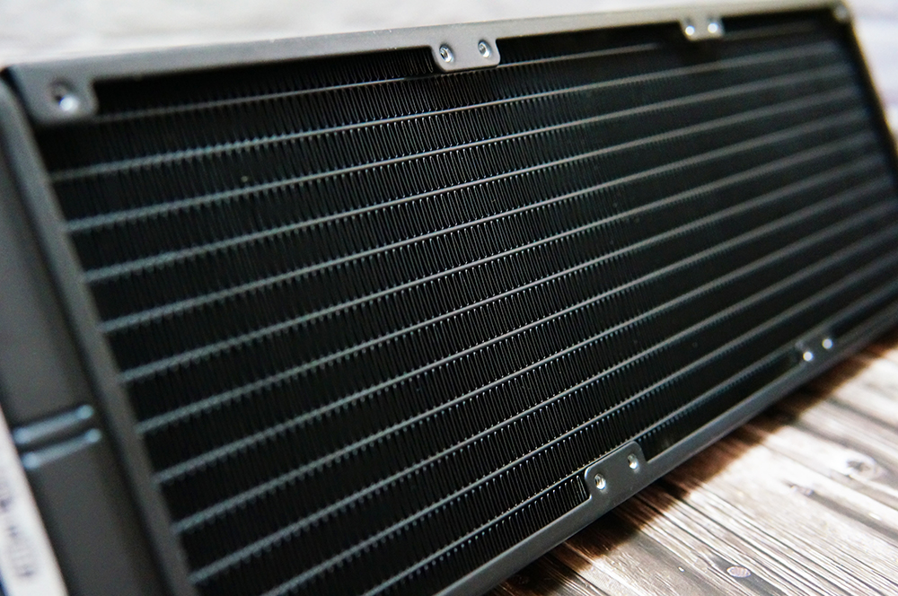 鑫谷昆仑御风幻影黑机箱,鑫谷昆仑御风机箱分体式水冷