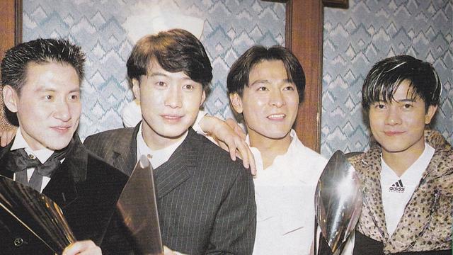 杨超越早期服务员,杨超越草根逆袭成长记