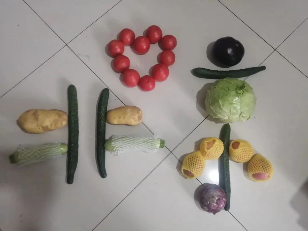 东升镇封管控小区里，暖心一幕幕——