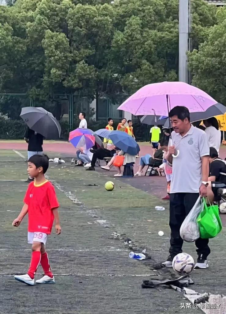 武磊资助青训,武磊的父亲做什么的