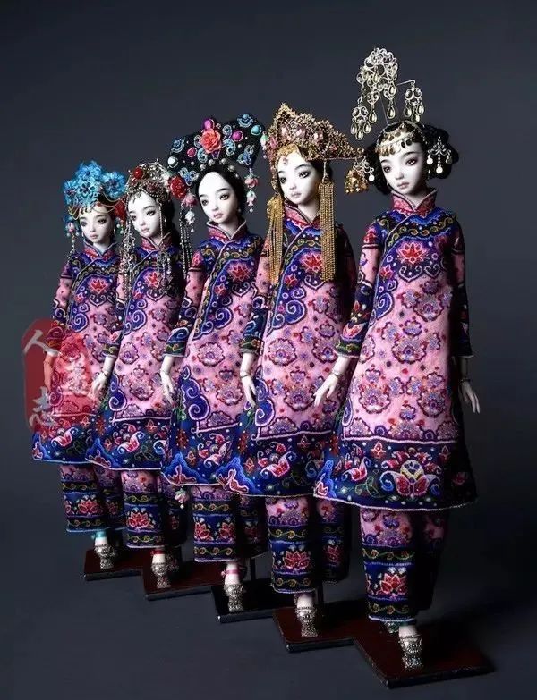 惊呆!李晨花200万为范冰冰定制的新娘娃娃,原来长这样!