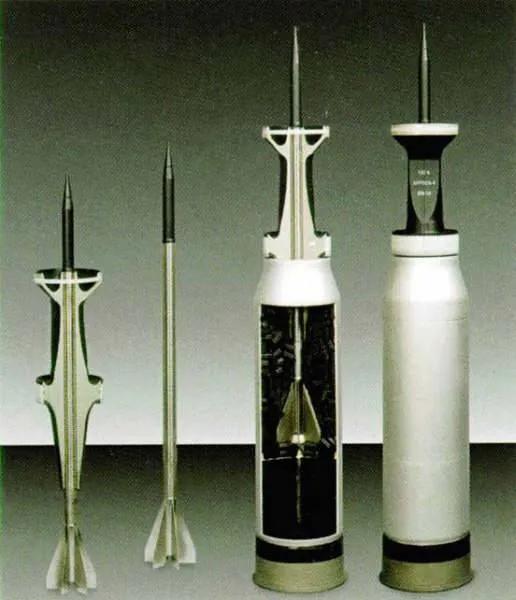 英国向乌克兰提供贫铀弹后果,美国贫铀穿甲弹和中国钨芯穿甲弹