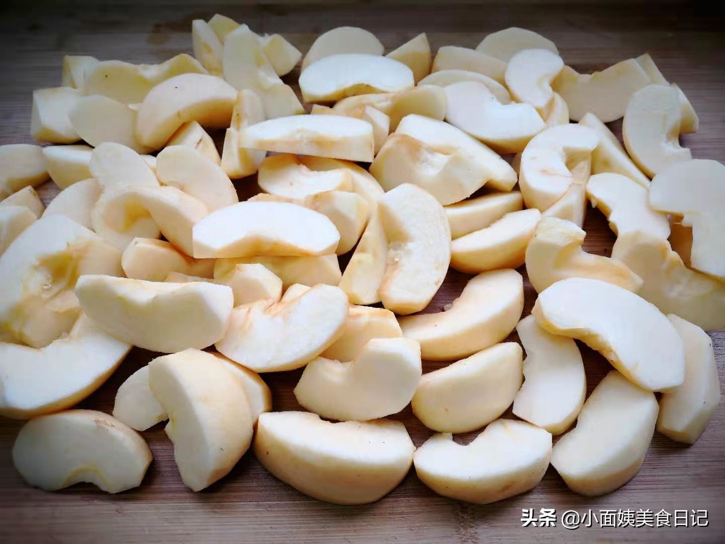 女人到了40岁建议多吃这几样,女性过了40岁推荐常吃3种食物