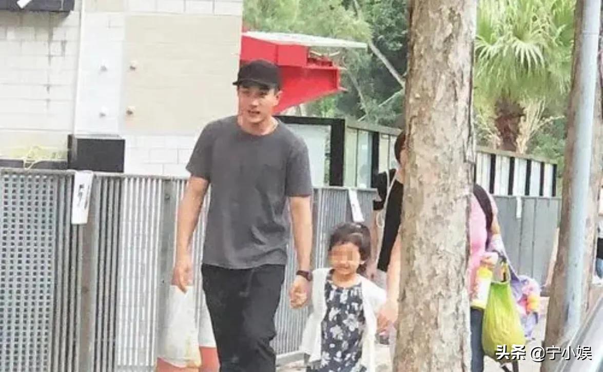 无戏可拍、直播被嘲，不止冯绍峰，这7位男星离婚后境遇格外一致