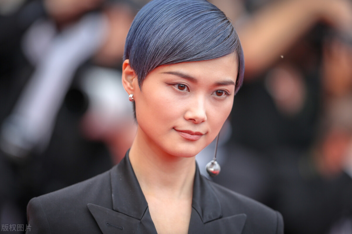 李宇春舞台是自己设计的吗,爱自己的100种方式李宇春