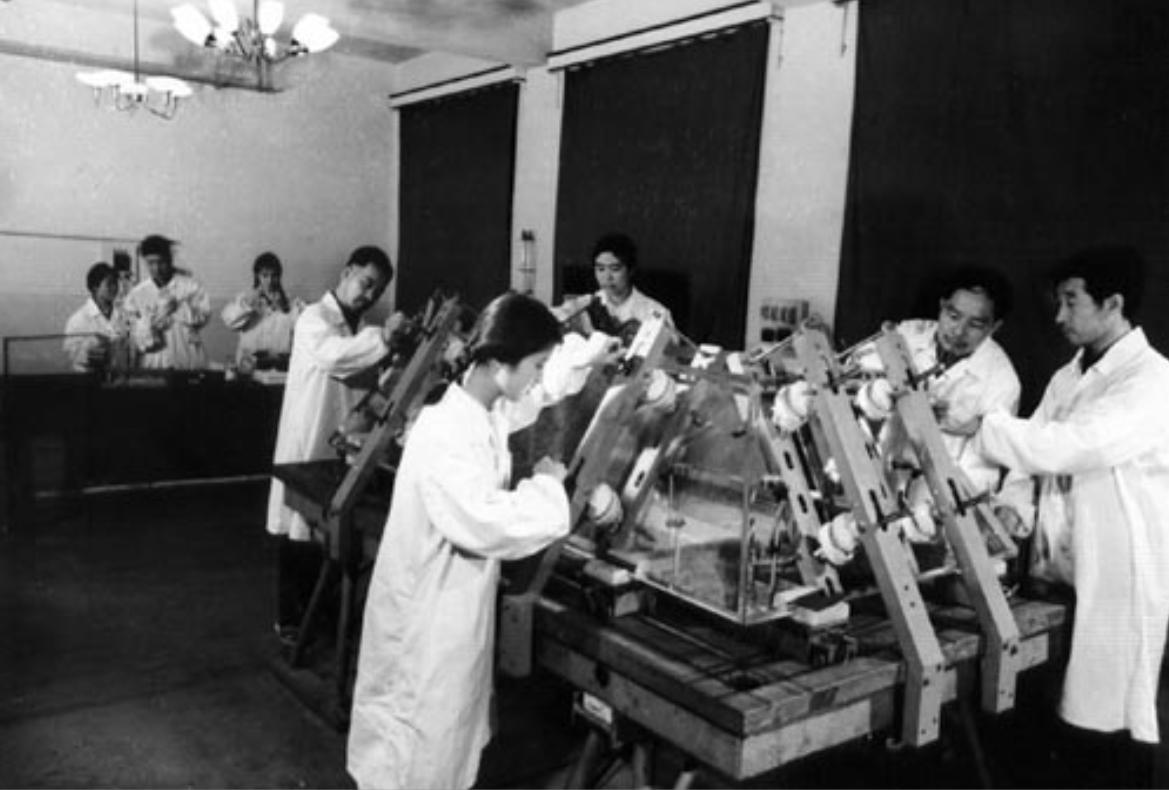 毛主席水晶棺：2000°高温烧制、99%的纯度，为何至今无人能复制？