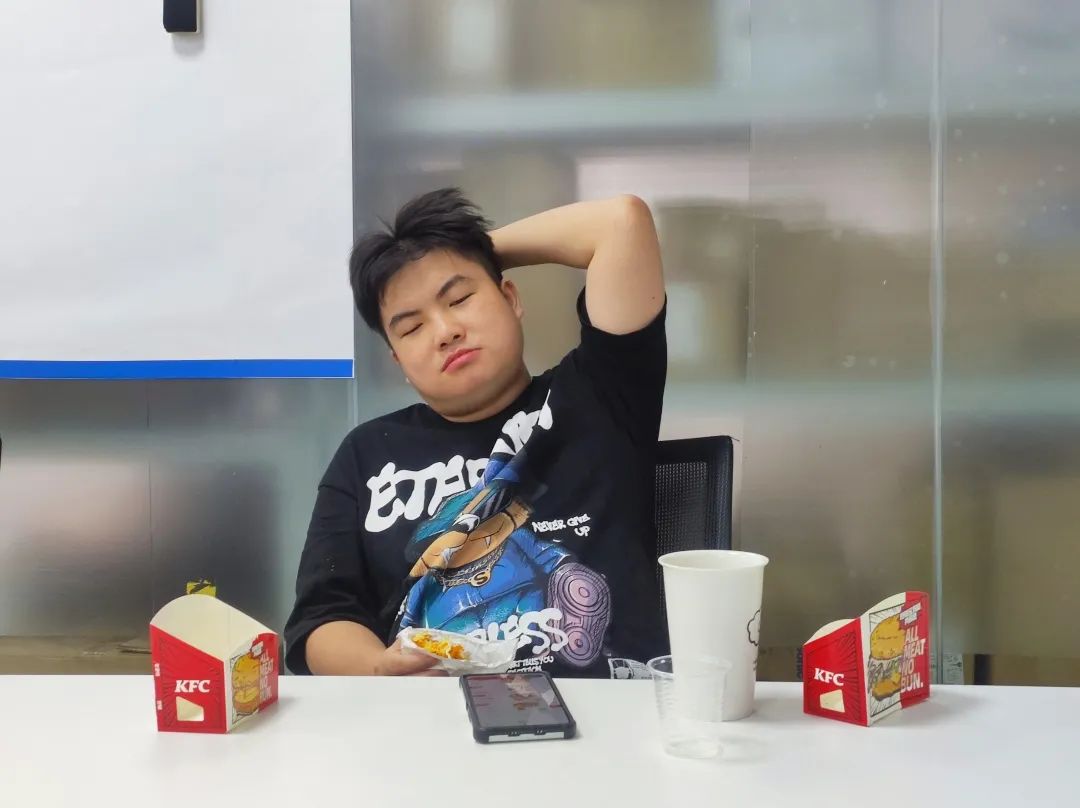 肯德基肉霸堡回归,肯德基肉堡