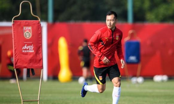 鎰熷姩涓浗鏉庨搧,鎰熷姩涓浗瓒崇悆鏁欑粌