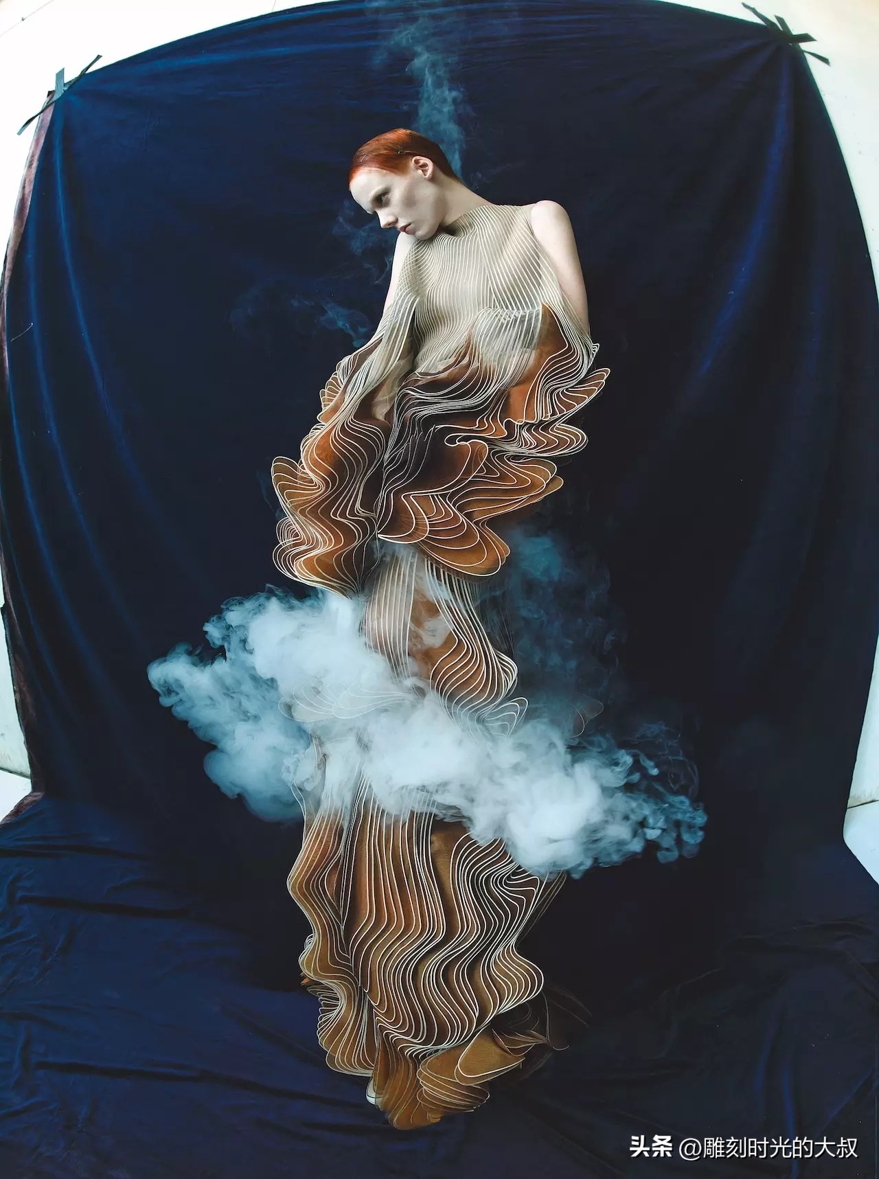 作品充满隐喻与象征主义，讽刺和暧昧：备受赞誉的当代时尚摄影师