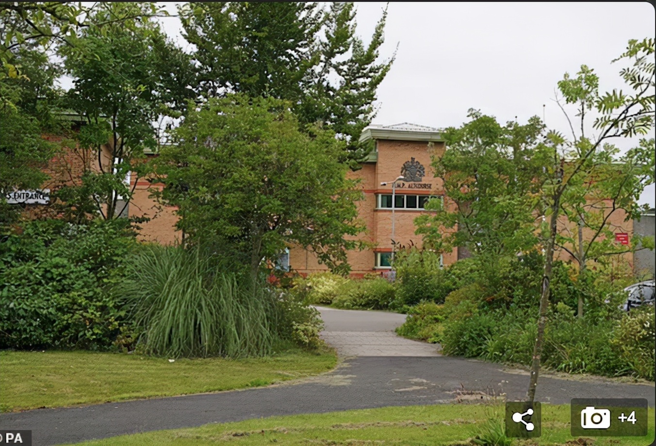 英国跨性别者性侵狗子被捕，获刑后抗议：我是女的，不去男监狱