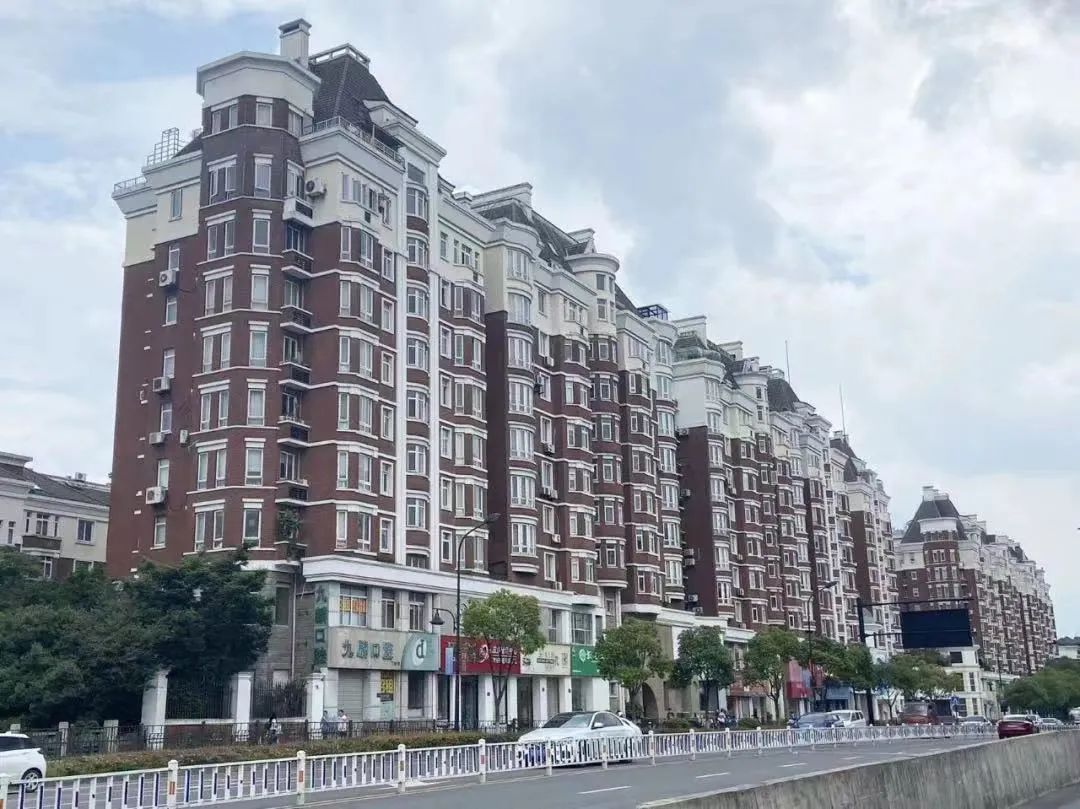 楂樹綅鎺ョ洏鐨勪拱鎴夸汉鐜扮姸,楂樹綅鎺ョ洏妤煎競鐨勪汉鐜扮姸