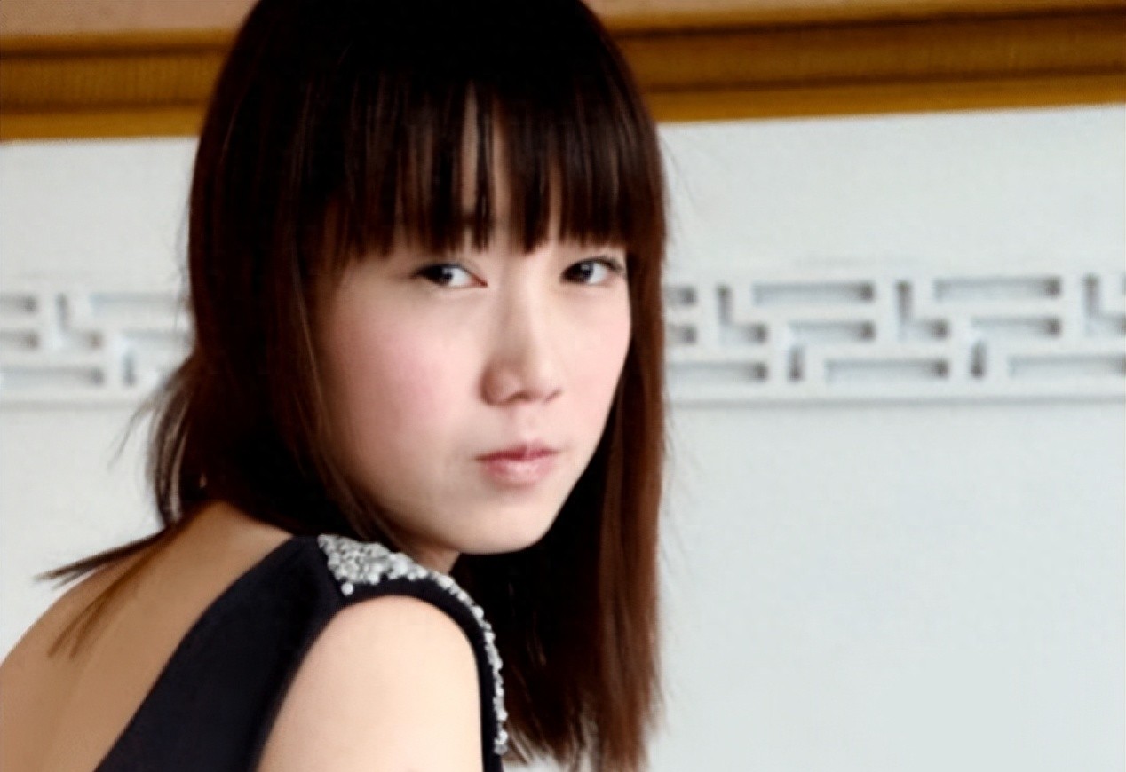 “最红裸模”*筱雨张**：年轻时拍21套写真火爆全网，如今38岁仍单身