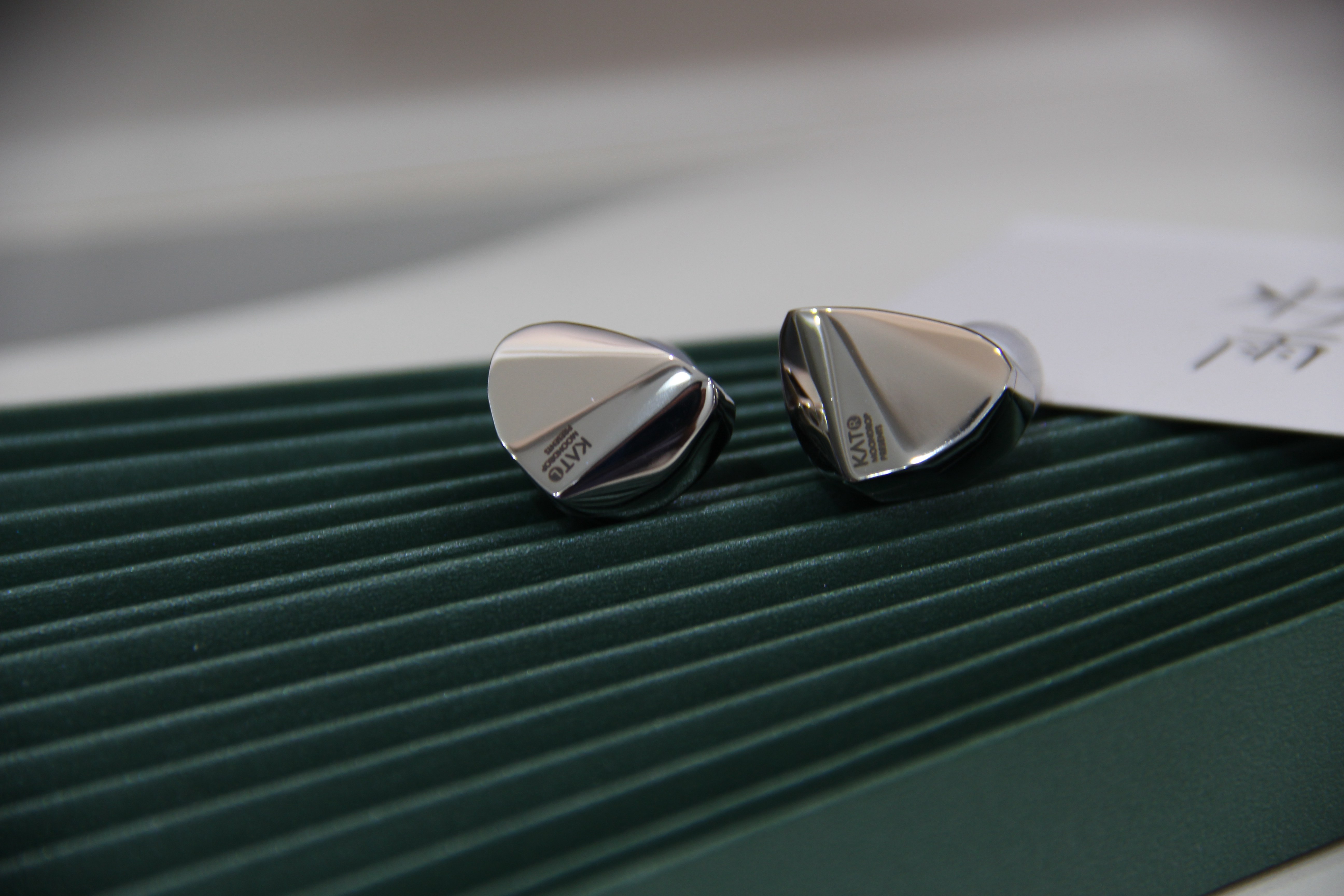 水月雨兰值得买吗,水月雨kato比得上费兰朵吗