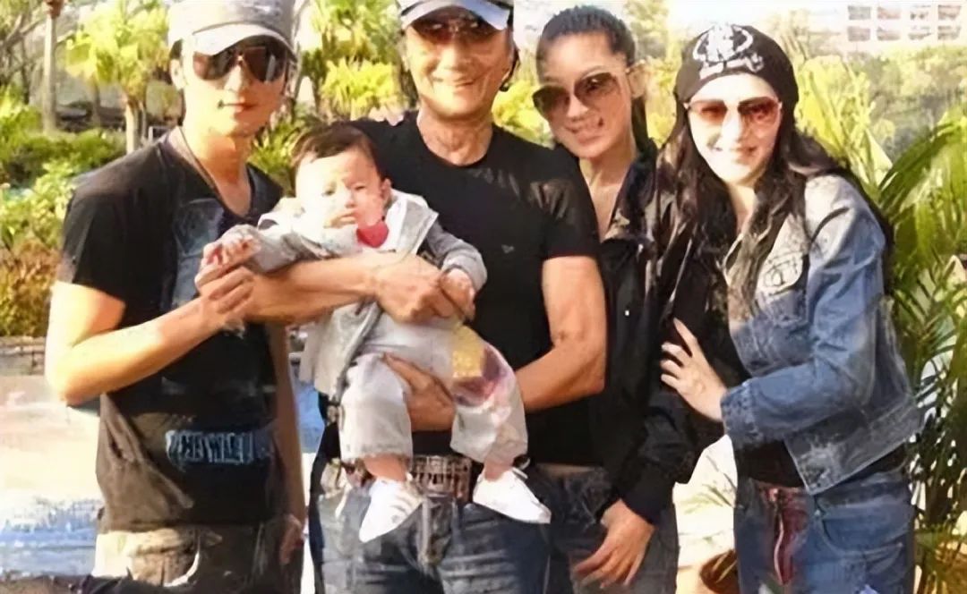 被谢贤宠了12年,coco什么时间和谢贤好的