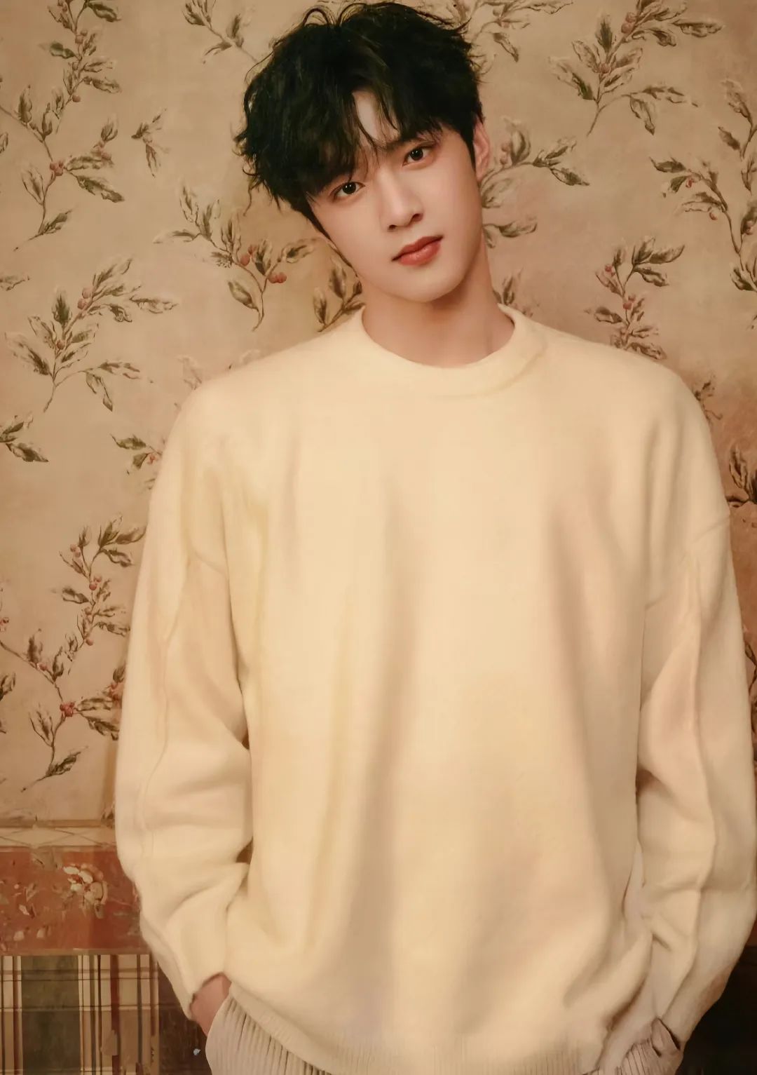 男生干净痞帅的冬季穿搭白色系,夏季粉色系穿搭男生