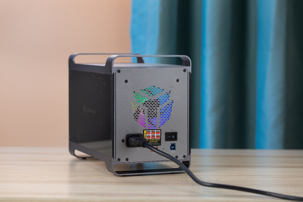 给自己的重要数据安一个好家，Yotamaster磁盘阵列柜评测