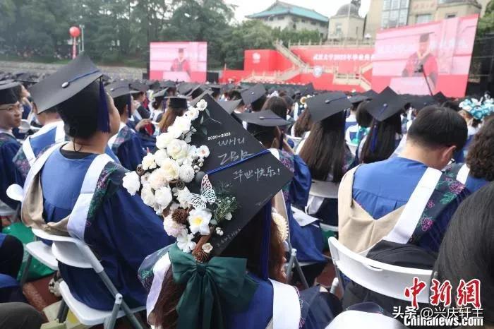 为这所大学点赞！那年那地那校，疫中的那批毕业生成为最幸福的人
