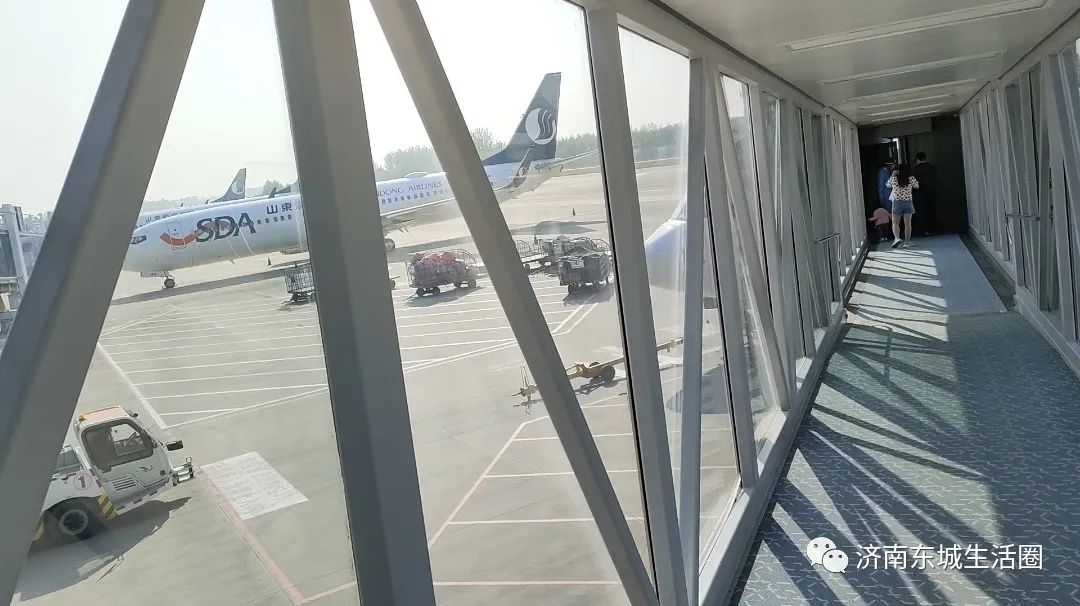 济南遥墙飞机场取票登机流程,济南机场首次坐飞机注意事项