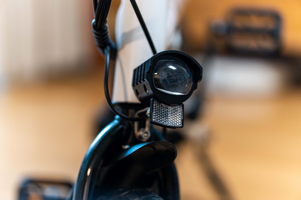 1.6K入手伪装成折叠自行车的电瓶车——京东京造ModernE-01