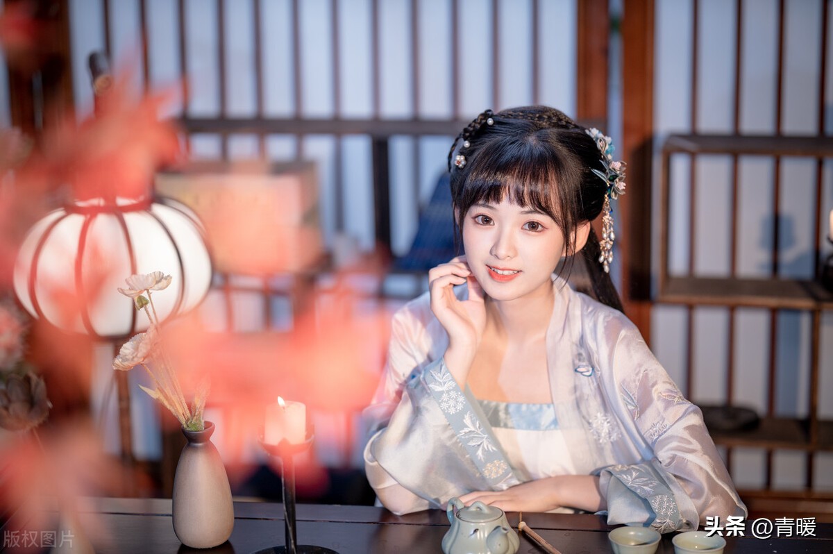 生长于*楼青**的她，是秦淮八艳中结局最好的，只用一招征服所有人