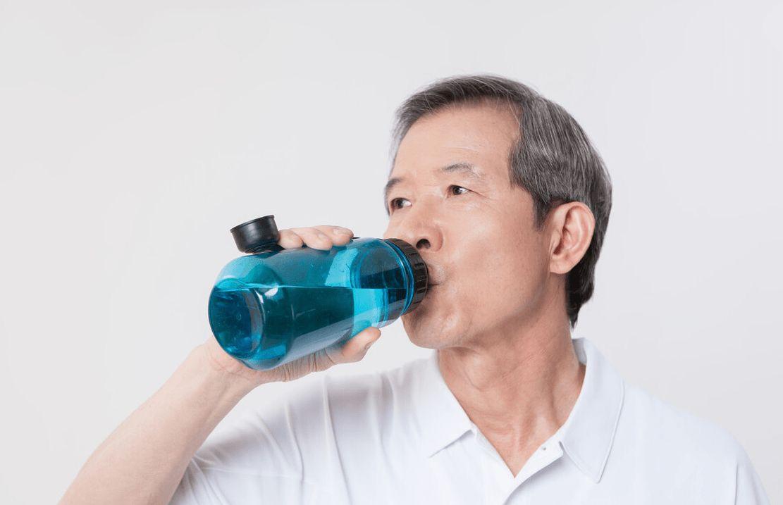 一喝水就尿多肾脏是好还是不好,一喝水就尿多说明肾脏好还是不好