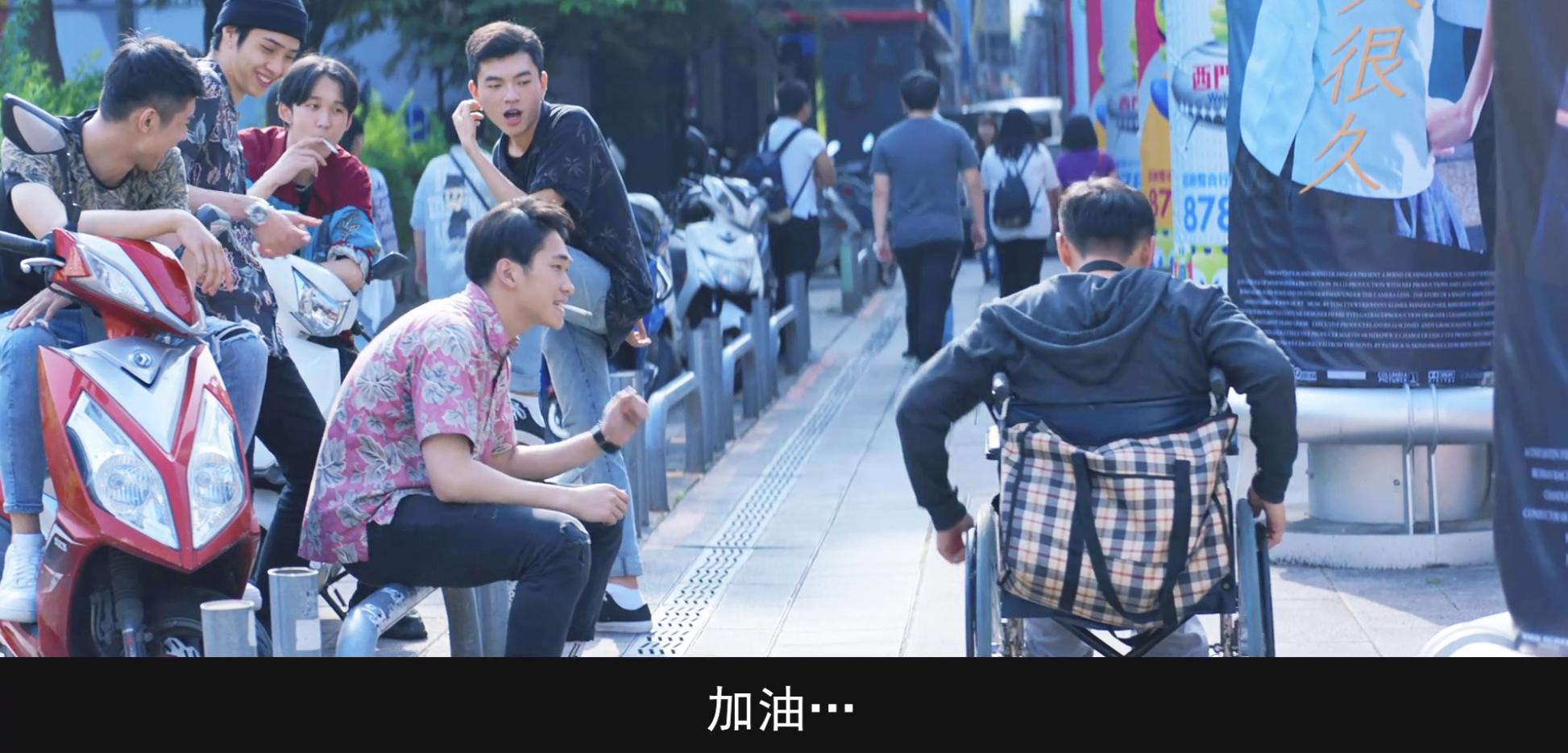 弑亲、卖肉、*拍偷**，尺度爆表，如此生猛的华语片，惊到我了