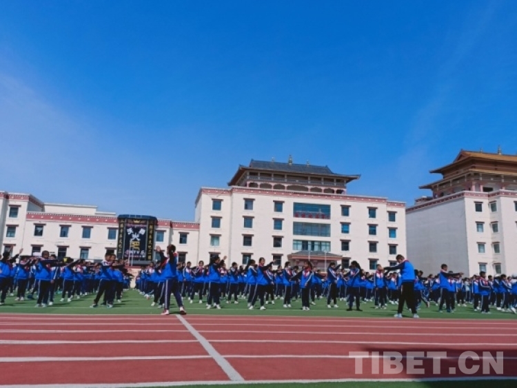 以爱为底色办有温度的教育——走进青海省海南藏族自治州共和县第一民族寄宿制学校