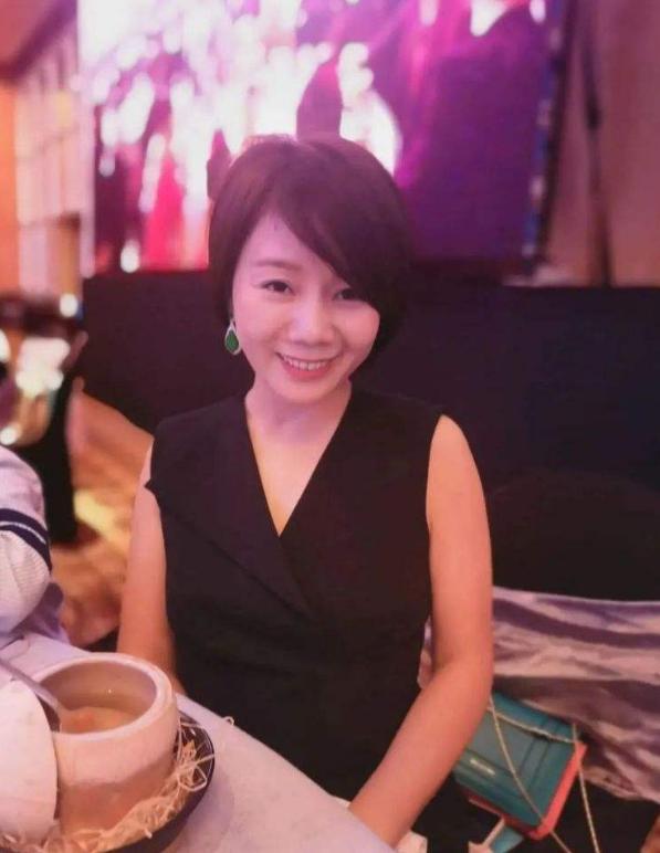 一个女孩从服务员到月入2万,从一个服务员到现在身价百万的她