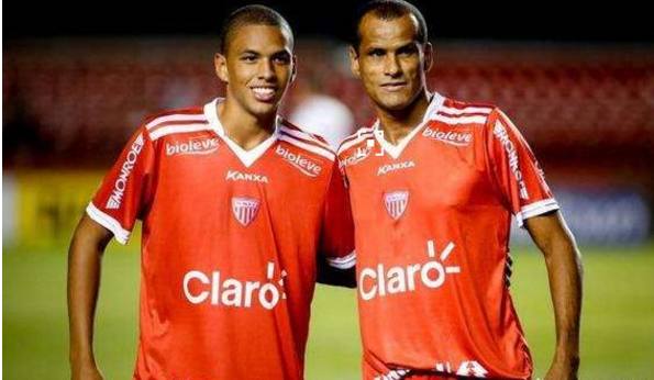 上阵父子兵,上阵父子兵名场面