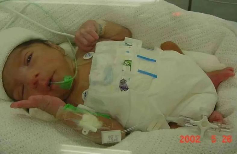 世界杯半身男孩,世界杯上半生少年