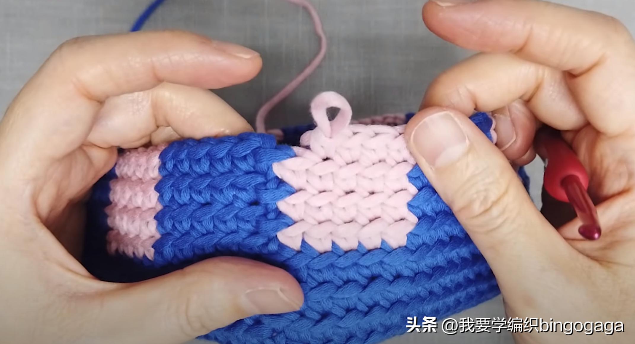 经典棋盘格元素编织包图解,棋盘格包包的线