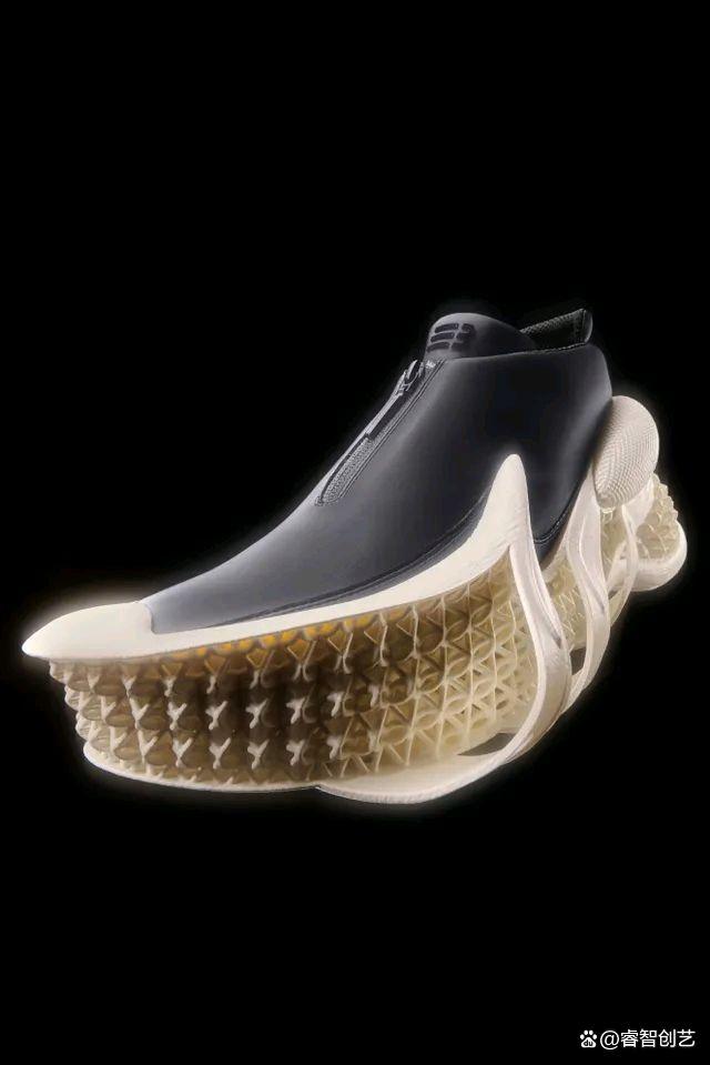 饥饿营销？NAMESAKE首款鞋履，造型前卫与可回收材质，日产三双