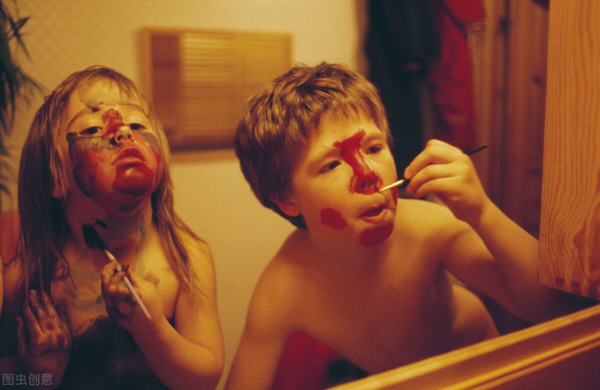 面对调皮的孩子我们应该怎么办,对待淘气的孩子应该怎么做