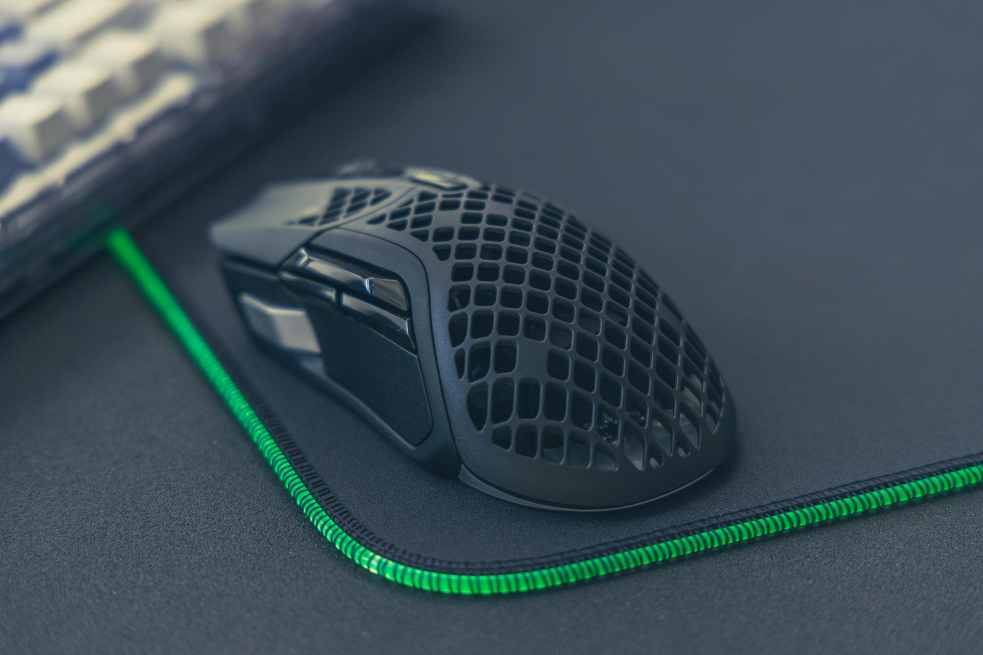 赛睿鼠标aerox5联名,赛睿aerox5鼠标怎么连接