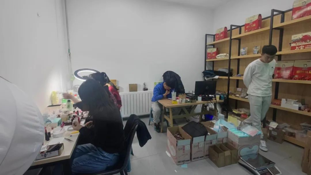 做好流量运营功课，鑫宏宇食品旗舰店轻松进场抖音货架商城！