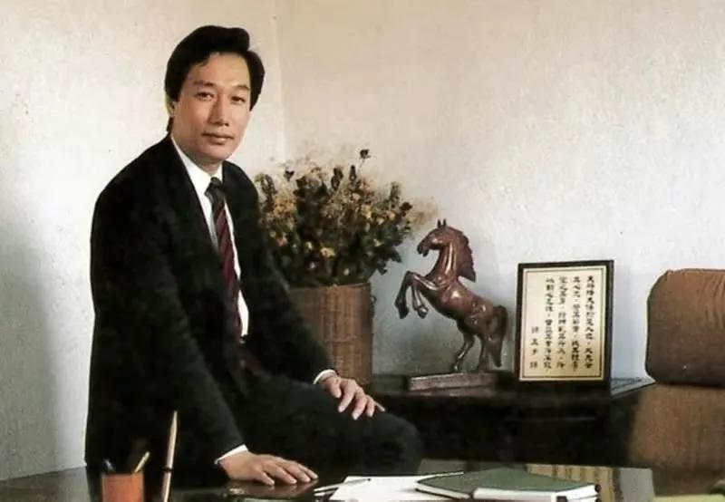 郭台铭:原配离世直呼上帝不公,却转身娶了比儿子大两岁的小娇妻